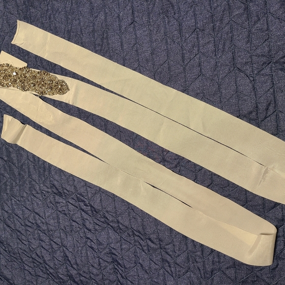 David's Bridal ivory rhinestone sash - Picture 7 of 9